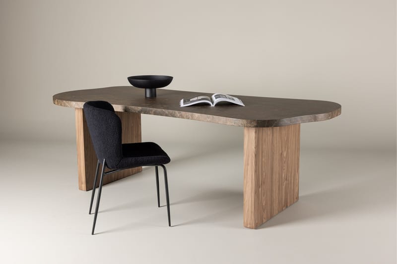 Eleonora Stort Asymmetriskt Matbord 230 cm i Trä med Valnöts- och Marmorutseende - Brun - Möbler - Matplats - Matbord & köksbord
