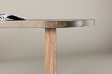 Eleonora Stort Asymmetriskt Matbord 230 cm i Trä med Valnöts- och Marmorutseende - Brun - Möbler - Matplats - Matbord & köksbord
