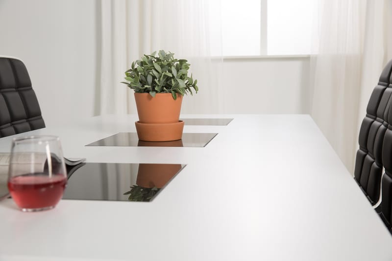 BARROW Förlängningsbart Bord 180 Vit + 6 FRIDA Stol Svart PU - Möbler - Matplats - Matgrupp & matbord med stolar