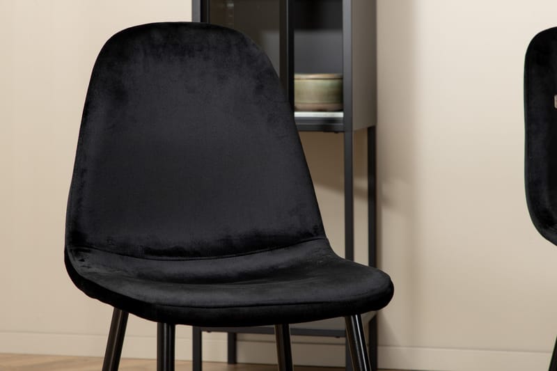 Biana Matgrupp 110 cm Rund inkl 4 Pontus Stolar - Svart - Möbler - Matplats - Matgrupp & matbord med stolar