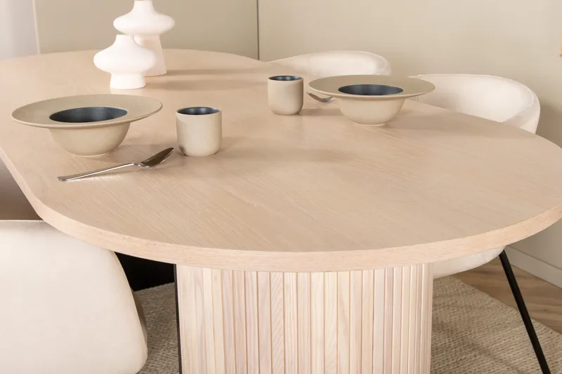 Biana Matgrupp 200 cm Oval inkl 4 Berita Sammetsstolar - Beige/Svart - Möbler - Matplats - Matgrupp & matbord med stolar