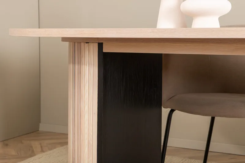 Biana Matgrupp 200 cm Oval inkl 4 Berita Stolar - Beige/Svart - Möbler - Matplats - Matgrupp & matbord med stolar