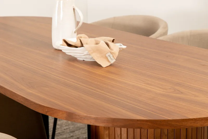 Biana Matgrupp 200 cm Oval inkl 4 Berita Stolar - Valnöt/Beige/Svart - Möbler - Matplats - Matgrupp & matbord med stolar