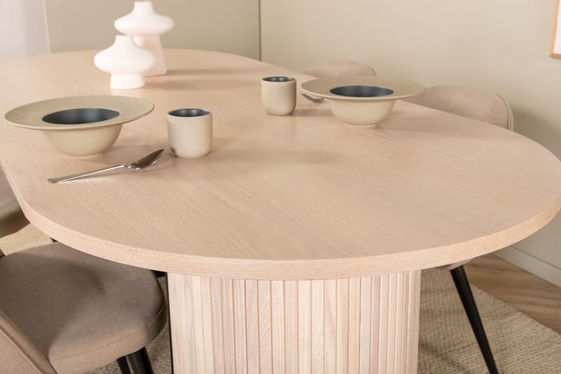 Biana Matgrupp 200 cm Oval inkl 4 Velvets Stolar - Beige/Svart - Möbler - Matplats - Matgrupp & matbord med stolar