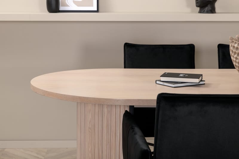 Bianca ovalt matbord med 4st Pippi matstol - Möbler - Matplats - Matgrupp & matbord med stolar