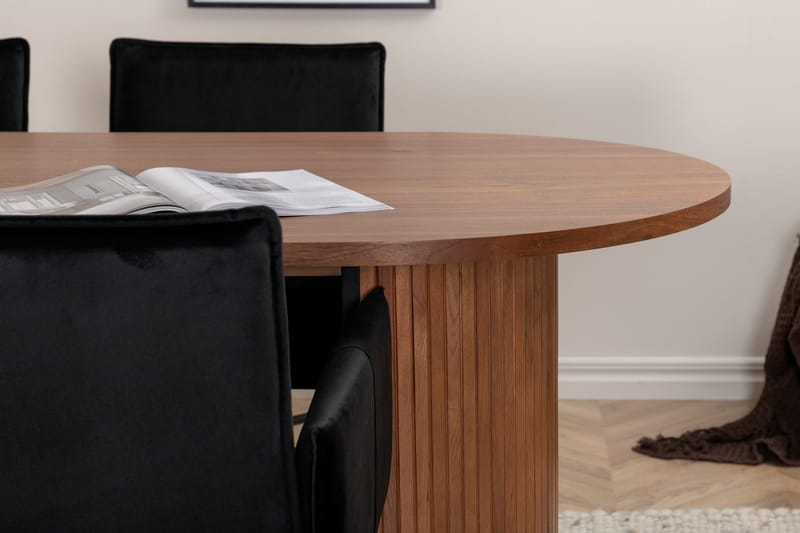 Bianca ovalt matbord med 4st Pippi matstol - Möbler - Matplats - Matgrupp & matbord med stolar