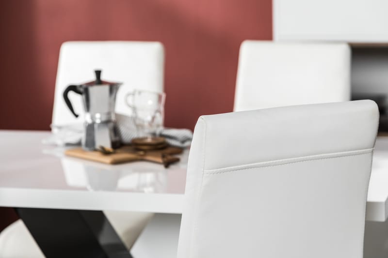 Cesi Matgrupp 140 cm med 4 Cibus Stol - Vit/Svart/Svart PU/Krom - Möbler - Matplats - Matgrupp & matbord med stolar