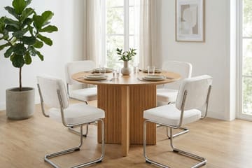Edda Matgrupp runt 110 cm Ek med 4 Milva Matstolar - Ek - Möbler - Matplats - Matgrupp & matbord med stolar