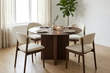 Edda Matgrupp runt 110 cm Valnöt med 4 Nala Matstolar - Valnöt - Möbler - Matplats - Matgrupp & matbord med stolar