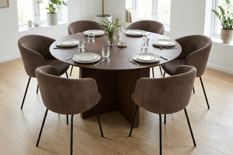 Edda Matgrupp runt 150 cm Valnöt med 6 Berit Matstolar - Möbler - Matplats - Matgrupp & matbord med stolar