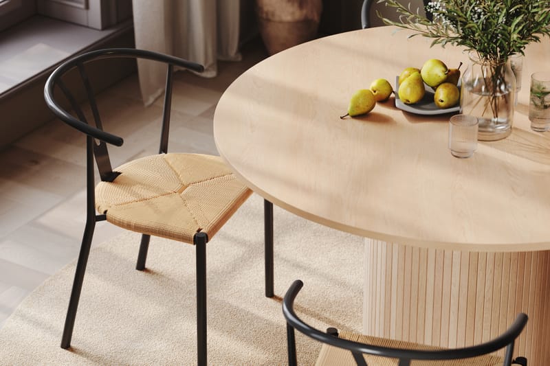 Kopparbo Bord 130 cm Rund Beige + 4 ELYSIA Stolar Svart - Möbler - Matplats - Matgrupp & matbord med stolar