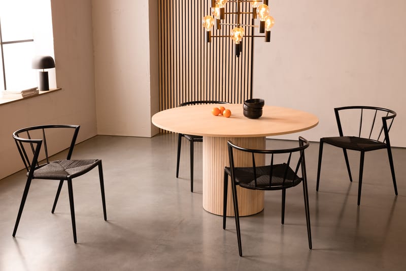 Kopparbo Bord 130 cm Rund Beige + 4 EWALD Stolar Svart - Möbler - Matplats - Matgrupp & matbord med stolar