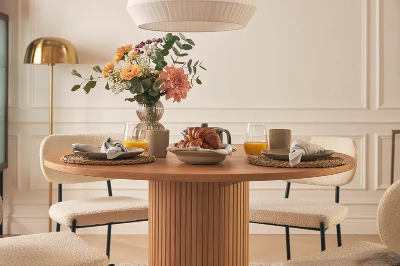 Noira Matbord 120 cm Massiv Valnöt Runt med 4st Gemmiano Mat - Brun - Möbler - Matplats - Matgrupp & matbord med stolar