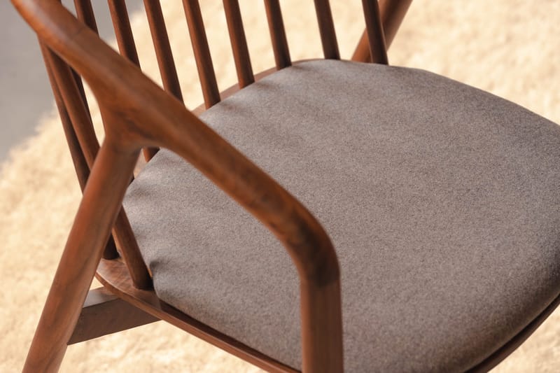 Noira Matgrupp 120 cm Runt Matbord med 4 Noira Stolar - Valnöt - Möbler - Matplats - Matgrupp & matbord med stolar