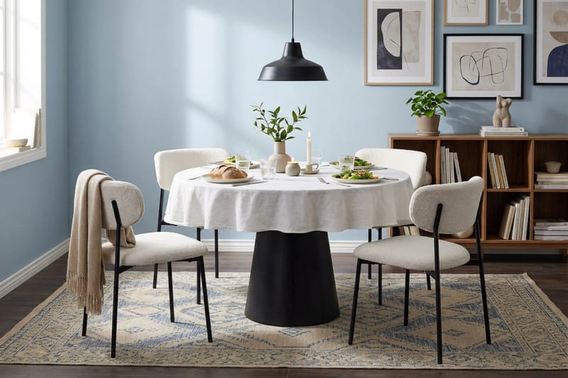 Siena Matgrupp runt 110 cm Svart med 4 Lucy Matstolar - Svart - Möbler - Matplats - Matgrupp & matbord med stolar