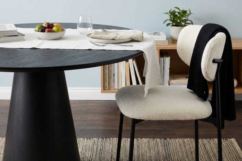 Siena Matgrupp runt 110 cm Svart med 4 Lucy Matstolar - Svart - Möbler - Matplats - Matgrupp & matbord med stolar