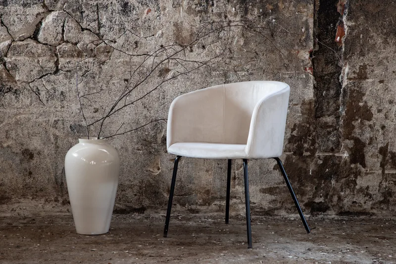 Berit Karmstol Sammet med Armstöd - Vit med svarta ben - Möbler - Matplats - Matstol & köksstol