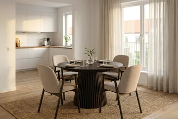 Peyra Förlängningsbart runt 120-220 cm Rökt Ek med 4 Reciclar Matstolar - Rökt ek - Möbler - Matplats - Matgrupp & matbord med stolar