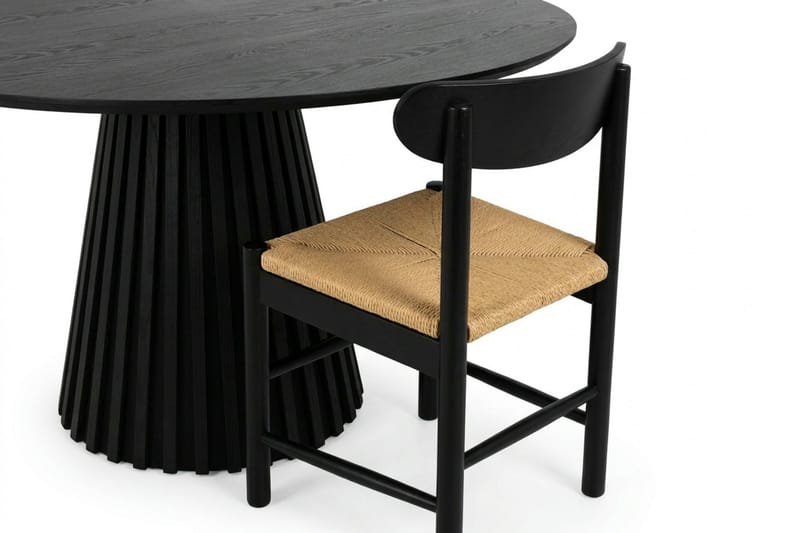 Peyra Matgrupp runt 110 cm Svart med 4 Malte Matstolar - Möbler - Matplats - Matgrupp & matbord med stolar