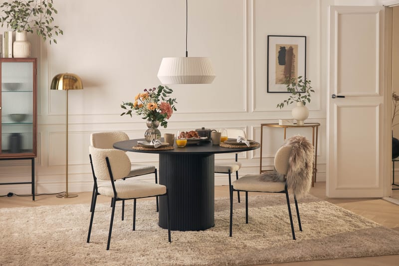 RAMSTA Matbord Runt 130 cm Svart + 4st KARLBERGS Matstol - Matgrupp & matbord med stolar