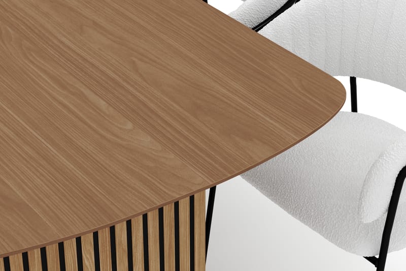 Richeto Matbord 240 cm med 8 Karol Matstolar - Naturlig finish / Vit Bouclé - Möbler - Matplats - Matgrupp & matbord med stolar