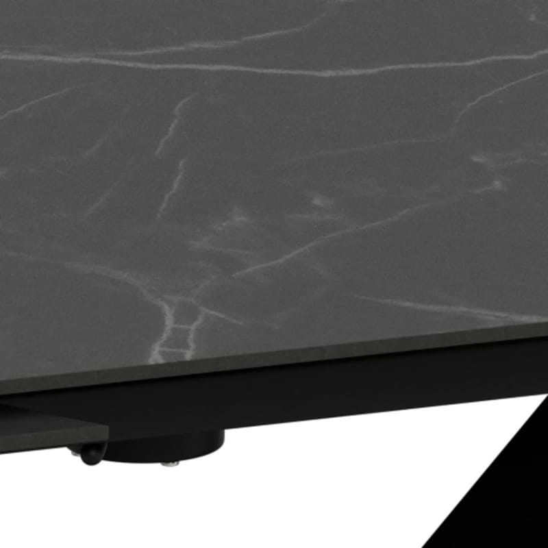 Salvas Förlängningsbart Matbord 160-240 cm Oval - Matt Svart Topp med Vita Nyanser; Svart Bas - Möbler - Matplats - Matbord & köksbord