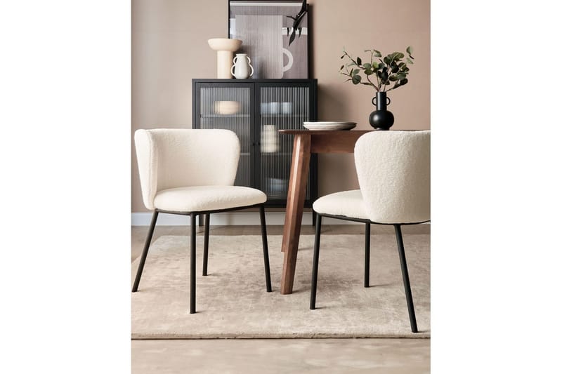 Set med 2 matstolar Mina - Vit, Svart/Bouclé - Möbler - Matplats - Matstol & köksstol