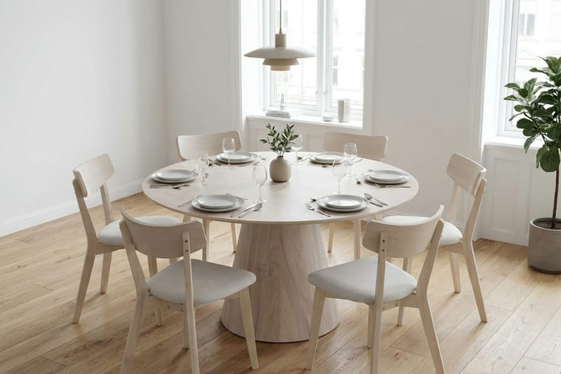 Siena Matgrupp 130 cm runt Vitlaserad med 6 Amelia Matstolar med Dyna - Vitlaserad/Beige - Möbler - Matplats - Matgrupp & matbord med stolar