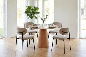 Siena Matgrupp runt 110 cm Ek med 4 Lucy Matstolar - Ek - Möbler - Matplats - Matgrupp & matbord med stolar