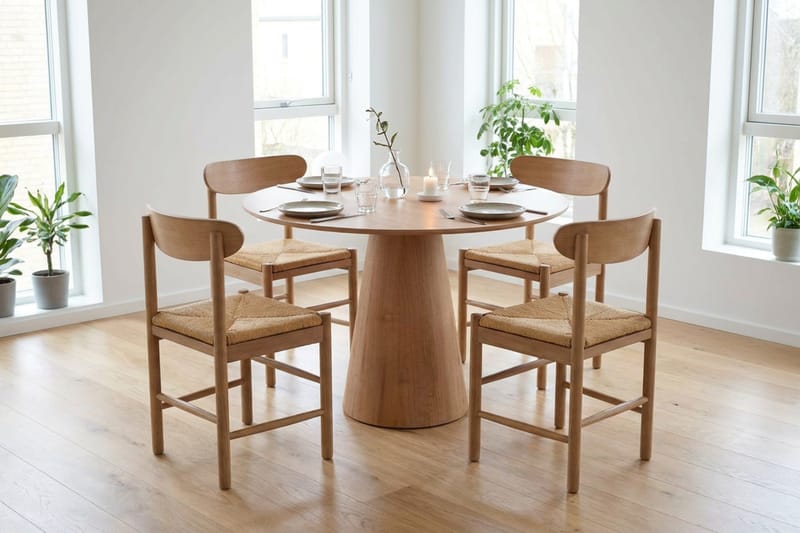 Siena Matgrupp runt 110 cm Ek med 4 Malte Matstolar - Möbler - Matplats - Matgrupp & matbord med stolar