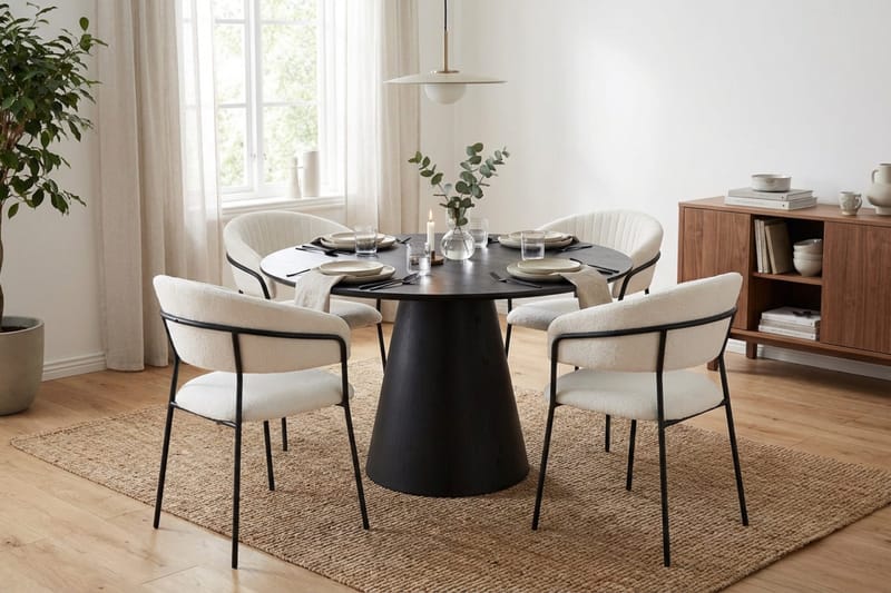 Siena Matgrupp runt 110 cm Svart med 4 Karol Matstolar - Svart - Möbler - Matplats - Matgrupp & matbord med stolar