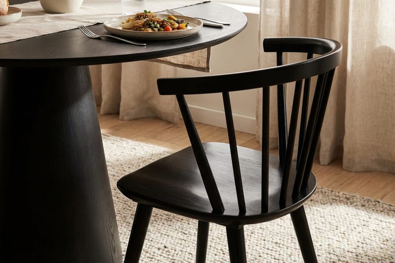 Siena Matgrupp runt 110 cm Svart med 4 Tyrö Matstolar - Svart - Möbler - Matplats - Matgrupp & matbord med stolar