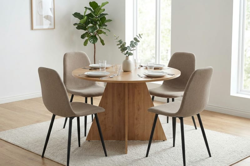 Vera Matgrupp runt 110 cm Ek med 4 Nibe Matstolar - Ek - Möbler - Matplats - Matgrupp & matbord med stolar