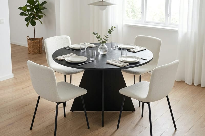Vera Matgrupp runt 110 cm Svart med 4 Katy Matstolar - Svart - Möbler - Matplats - Matgrupp & matbord med stolar