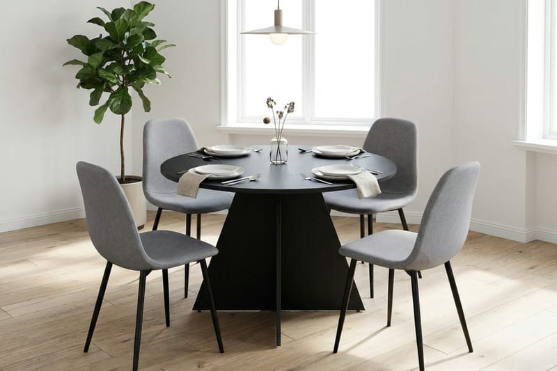 Vera Matgrupp runt 110 cm Svart med 4 Nibe Matstolar - Svart - Möbler - Matplats - Matgrupp & matbord med stolar
