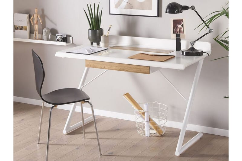 Skrivbord 120 x 60 cm vit/ljust trä FOCUS - Vit - Möbler - Hemmakontor - Skrivbord