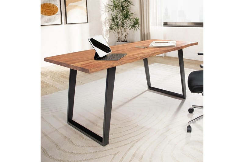 Skrivbord Wohnling Massiv trä träd kant metallben lantlig stil Svart, vinklad, 180x90 cm - Svart, vinklad, 180x90 cm - Möbler - Hemmakontor - Skrivbord