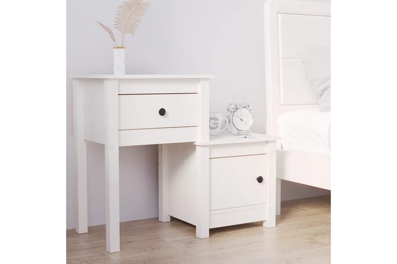 beBasic Sängbord vit 79,5x38x65,5 cm massiv furu - Möbler - Sovrum - Sängbord