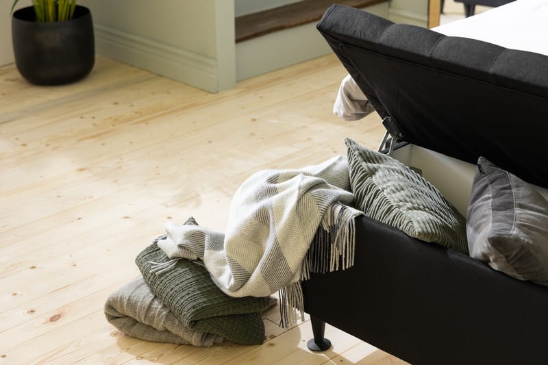 NOVELLA Sängkista 140 cm Djuphäftad Svart - Möbler - Sovrum - Förvaring sovrum - Sängkista
