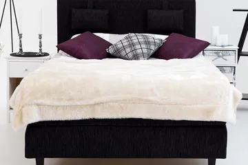 Charleston Kontinentalsäng 120x200 Fast Polyeterskum - Svart - Möbler - Sovrum - Sängar - Kontinentalsängar