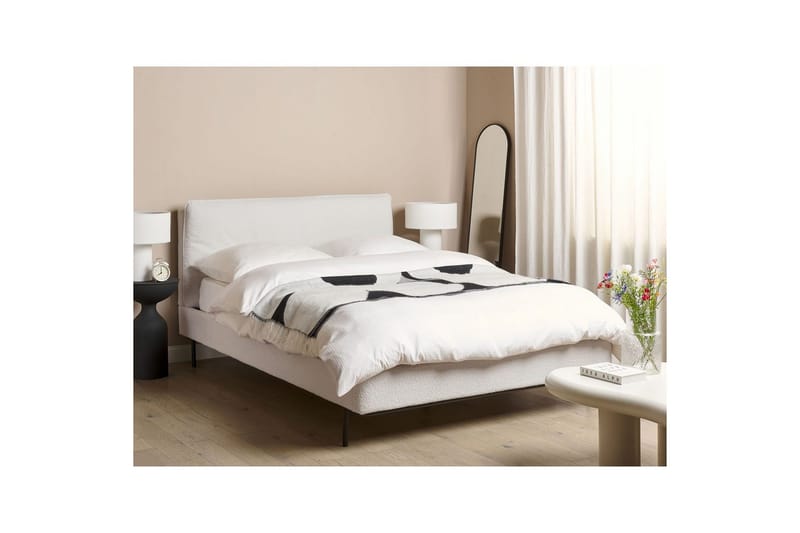 Dubbelsäng Corio med lamellram Vit-Svart, 140x200 cm - Vit-Svart, 140x200 cm - Möbler - Sovrum - Sängar - Ramsäng