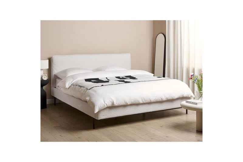 Dubbelsäng Corio med lamellram Vit-Svart, 180x200 cm - Vit-Svart, 180x200 cm - Möbler - Sovrum - Sängar - Ramsäng