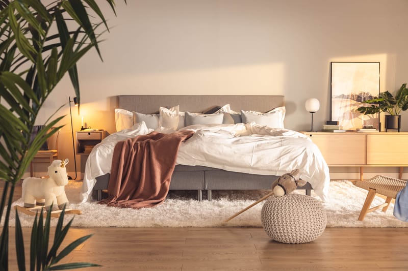 NOVELLA Familjesäng Sängpaket 240x200 cm Ljusgrå (+Fler val) - Möbler - Sovrum - Sängar - Kontinentalsängar