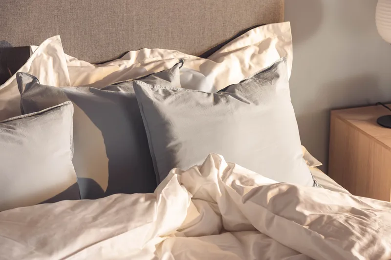 NOVELLA Familjesäng Sängpaket 240x200 cm Ljusgrå (+Fler val) - Möbler - Sovrum - Sängar - Kontinentalsängar