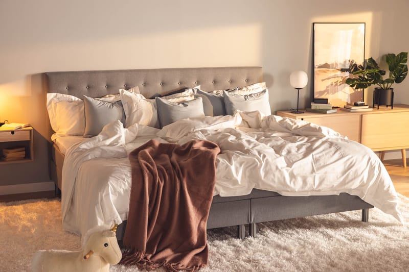 NOVELLA Familjesäng Sängpaket 240x200 cm Ljusgrå (+Fler val) - Möbler - Sovrum - Sängar - Komplett Sängpaket