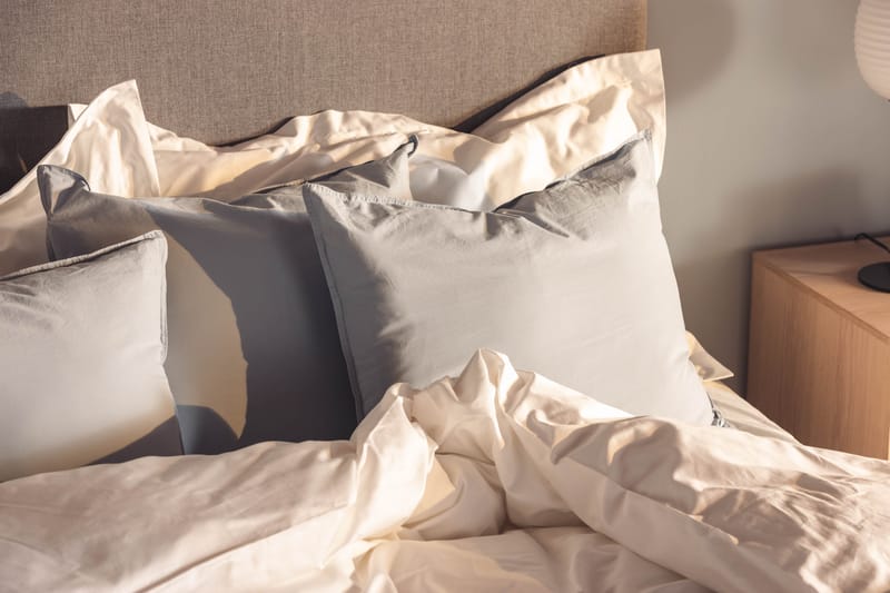 NOVELLA Familjesäng Sängpaket 240x210 cm Ljusgrå (+Fler val) - Möbler - Sovrum - Sängar - Komplett Sängpaket