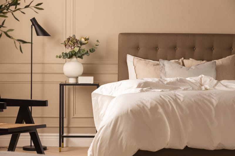 Scarlett Sängpaket 90x200 Skummadrass - Knappad gavel Brun - Möbler - Sovrum - Sängar - Kontinentalsängar