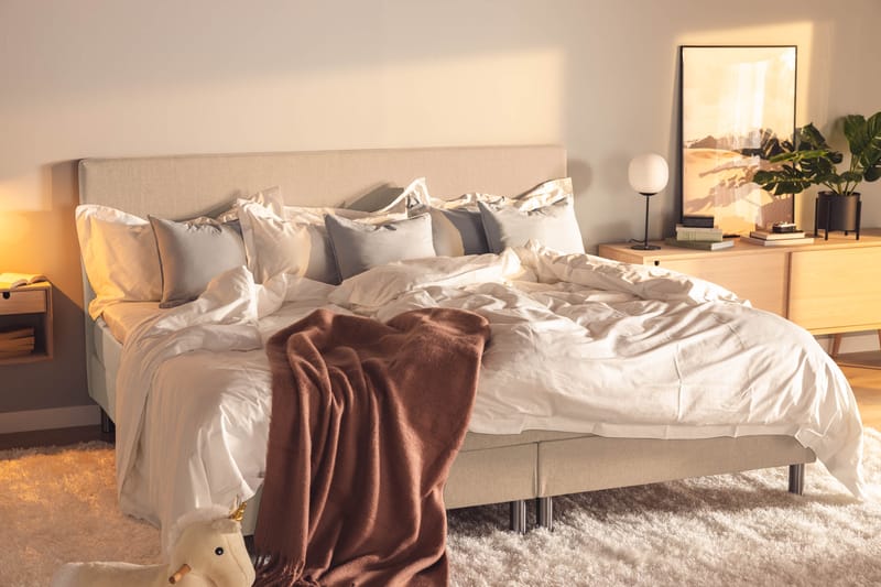 NOVELLA Familjesäng Sängpaket 240x210 cm Beige (+Fler val) - Möbler - Sovrum - Sängar - Komplett Sängpaket