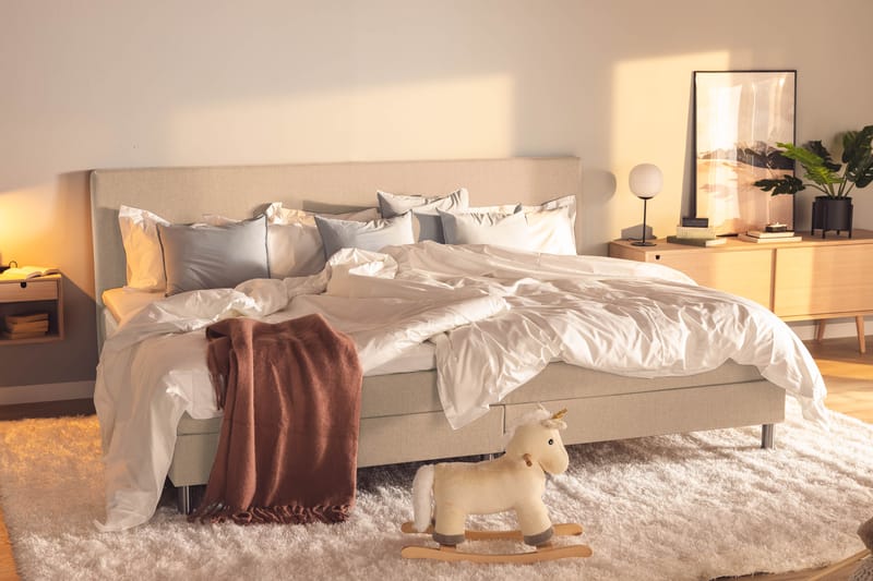 NOVELLA Familjesäng Sängpaket 280x210 cm Beige (+Fler val) - Möbler - Sovrum - Sängar - Komplett Sängpaket