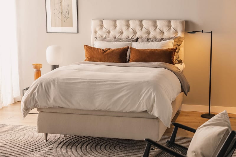 Oslo Lyx Sängpaket Boucle 140x200 Djuphäftad gavel Ljusbeige - Möbler - Sovrum - Sängar - Kontinentalsängar